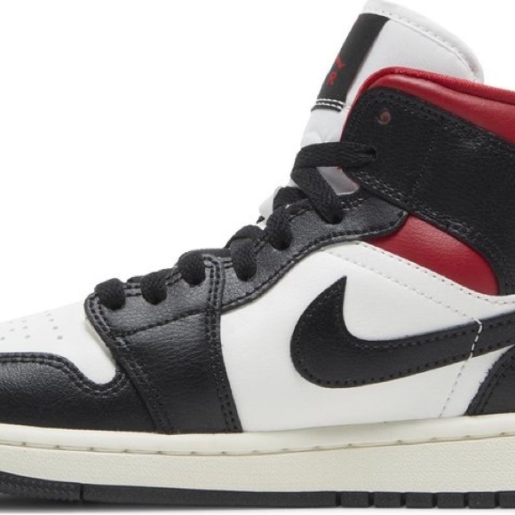 ACTIVEWEAR ▪️Air Jordan 1 Mid ( NWT) size 9 - Picture 7 of 13